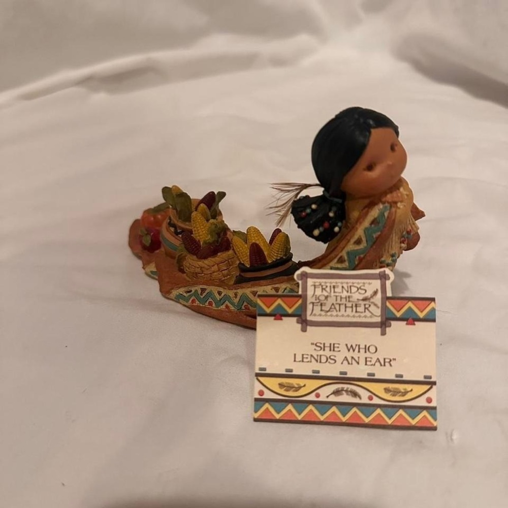 1995 Enesco Friends of the Feather "She Who Lends An Ear" Figurine 145076